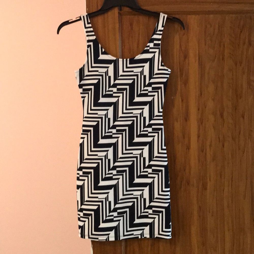 Black and white patterned dress